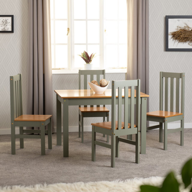 Bradmoor Dining Set