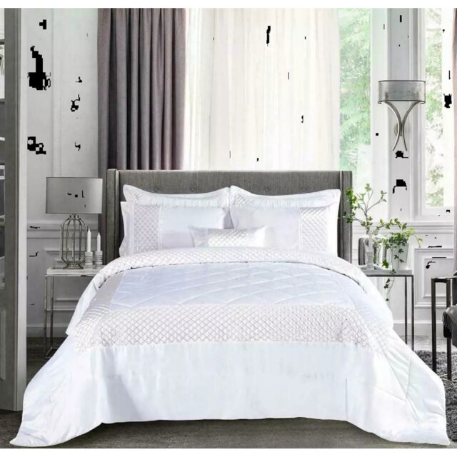 Polyester Geometric Shapes Bedspread with Pillow Shams Included
