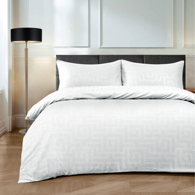 Polyester Solid Colour Duvet Cover Set with Pillowcases Included