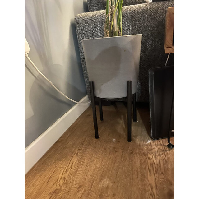 Donan Plant Stand