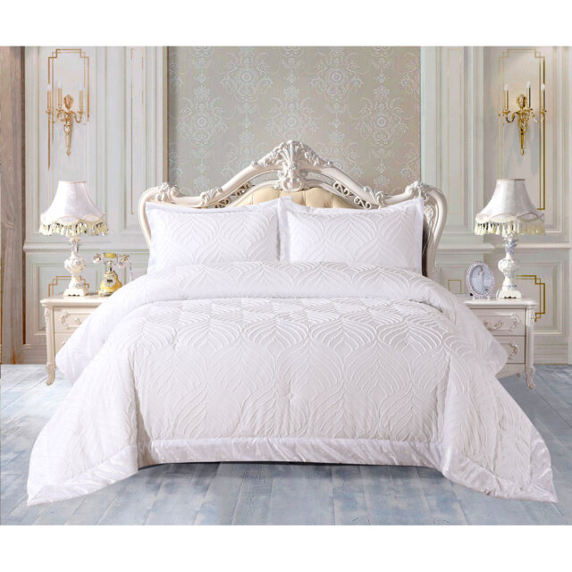 Chelsea Tufted Crushed Velvet Bedspread Set – Luxurious Soft Quilted Bedding with Matching Pillow Shams, Elegant Velvet Comforter Coverlet Set