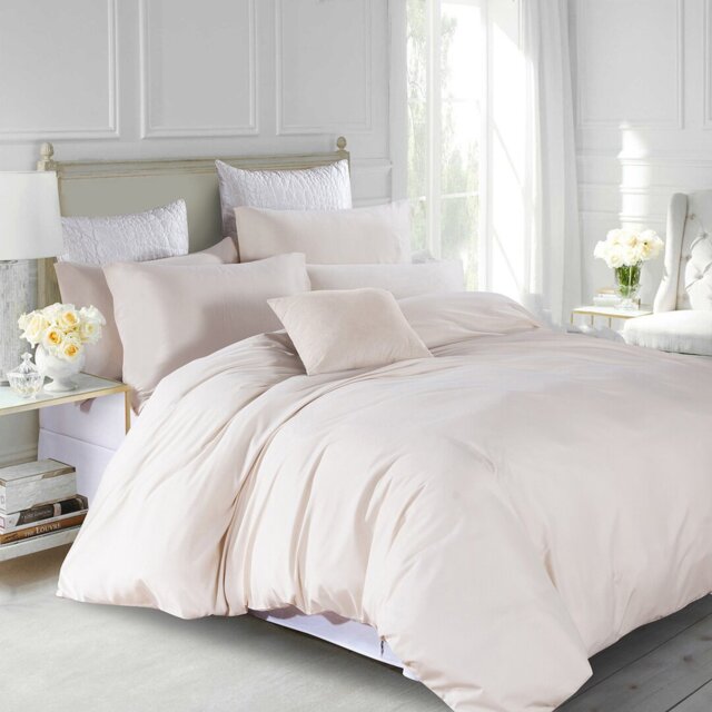 Marnisha Microfiber Duvet Cover Set with Pillowcases Included