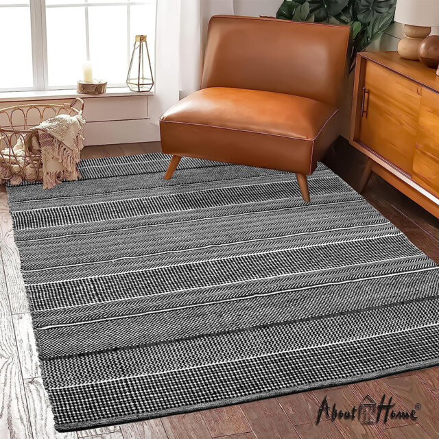 Hand Woven Indoor / Outdoor Area Rug