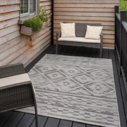 Bardem Southwestern Indoor / Outdoor Area Rug