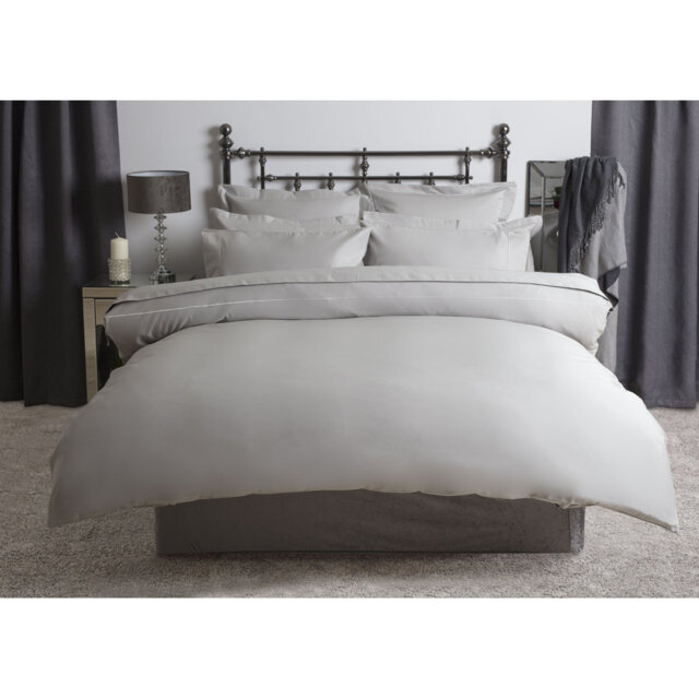 1500 TC Royale Sateen Sateen Fitted Sheet