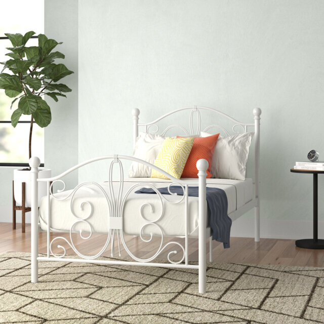 Kourtney Bed