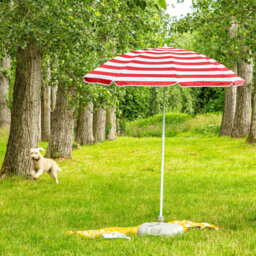 Harbour Housewares - Metal Beach Parasol with Base - 1.8m
