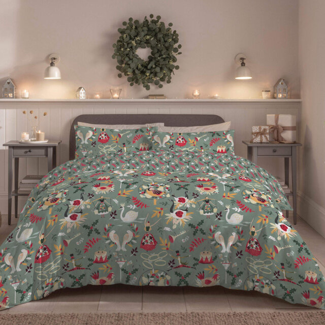 Sage Green Festive Storybook Duvet Cover Set – Traditional Holiday Bedding with Pillowcases