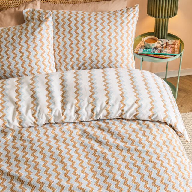 Izzie Polyester Chevron / Zig Zag Duvet Cover Set with Pillowcases Included