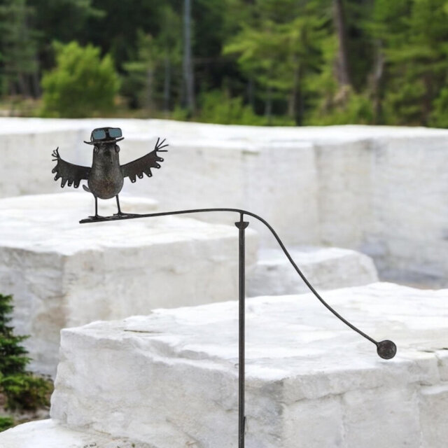 Decorative Steel Birds Garden Stake – Modern Eco-Friendly Recycled Metal Bird Ornament with Easy Placement