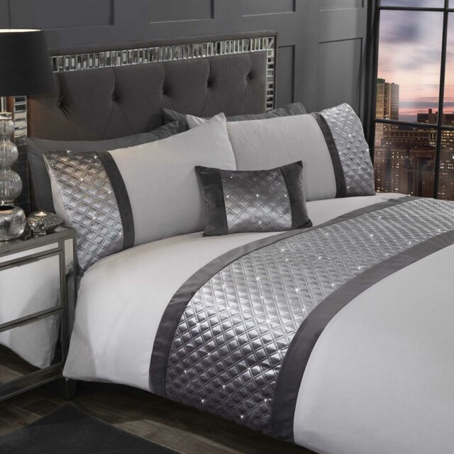 Howard No Pattern Duvet Cover with Pillowcases Included