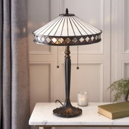 Kacey Resin Table Lamp