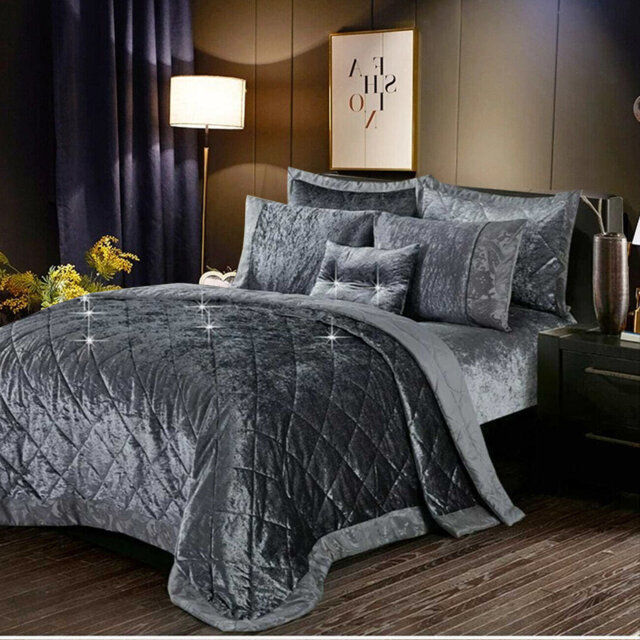 Canora Grey Analey Bedspread with Pillowcases