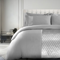Polyester Geometric Duvet Cover Set with Pillowcases Included