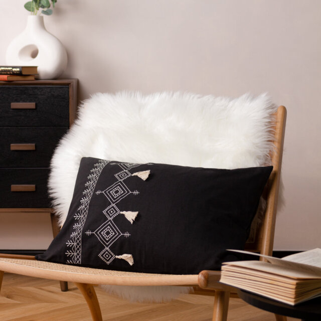 Pritta Geometric Rectangular Cushion