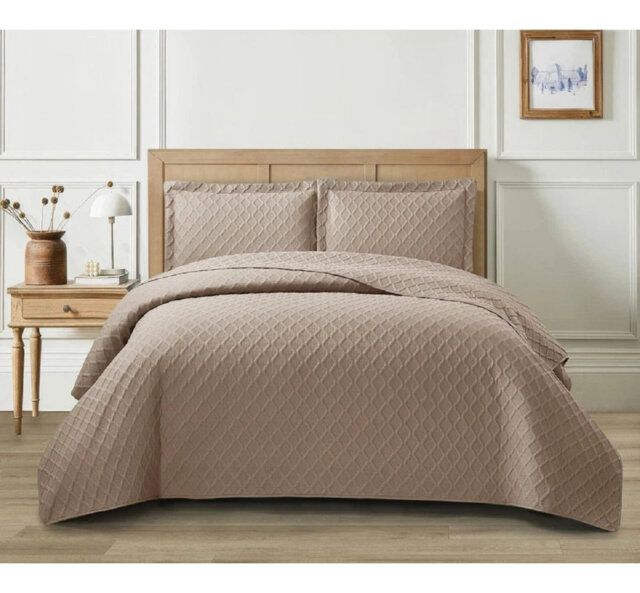 3 Piece Quilted Bedspreads Diamond Check Embossed Pattern, Polyester Material, Durable, Box Stitching, with Matching Pillow Shams