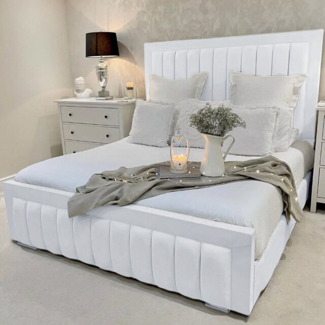 Alondrea Upholstered Panel Bed