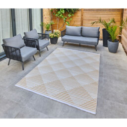 Kaiser Geometric Indoor / Outdoor Area Rug