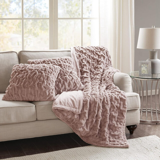 Luxurious Soft Ruched Faux Fur Plush Throw Blanket Set with 2 Matching Square Pillow Covers152x127cm，3PC