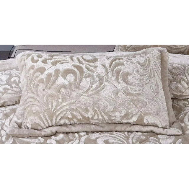 Bedspread with Pillow Shams Included