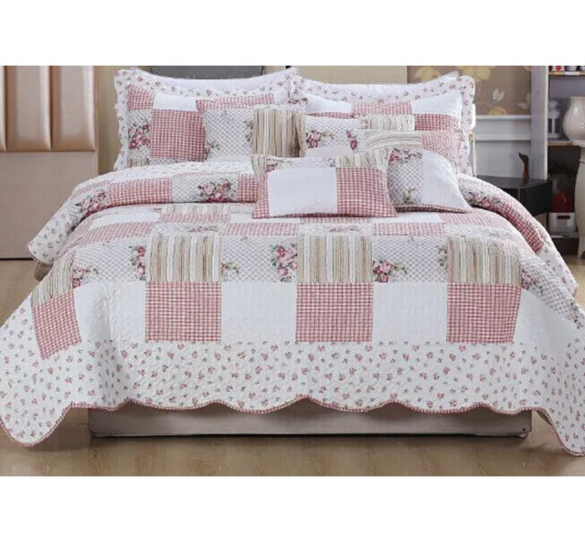 Printed Bedspread Set with Vintage Floral Patchwork Design, Soft Microfiber Coverlet Set with Matching Pillow Shams for All Seasons