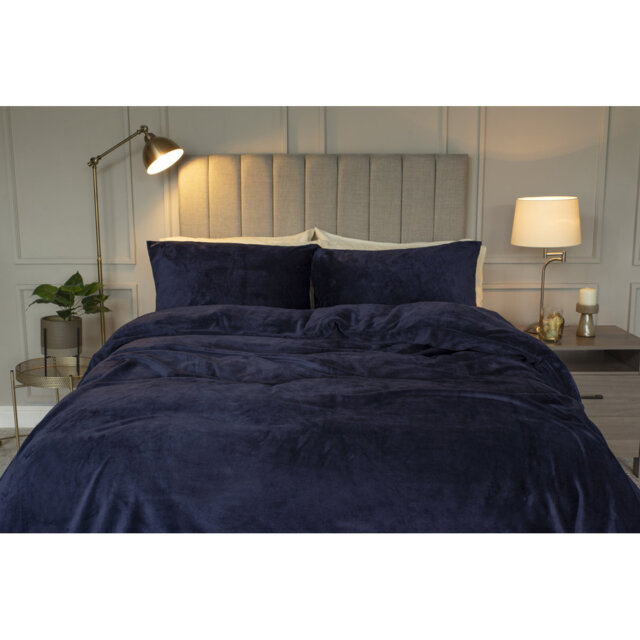 Polyester Solid Colour Duvet Cover Set with Pillowcases Included
