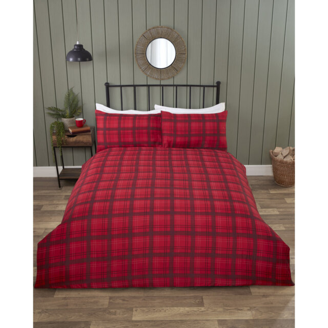 Polyester Chequered Duvet Cover Set with Pillowcases Included