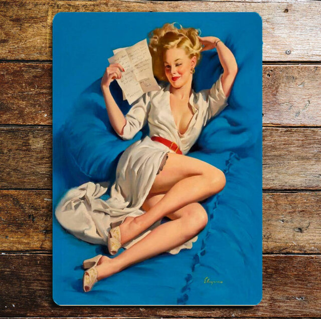 Pin up Girl in Bath Metal Wall Décor