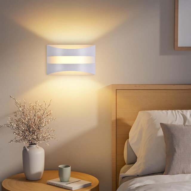 LED Indoor Wall Light - 5W White Modern Design Wall Light, Suitable for Living Room, 3000K Warm White, Top and Bottom Lighting, Corridor Light, Metal