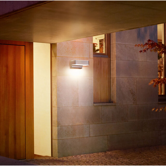 L 800 Integrated LED Outdoor Sconce with Dusk to Dawn