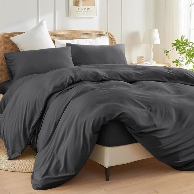 Luxurious 4-Piece Microfiber Duvet Complete Cover Set