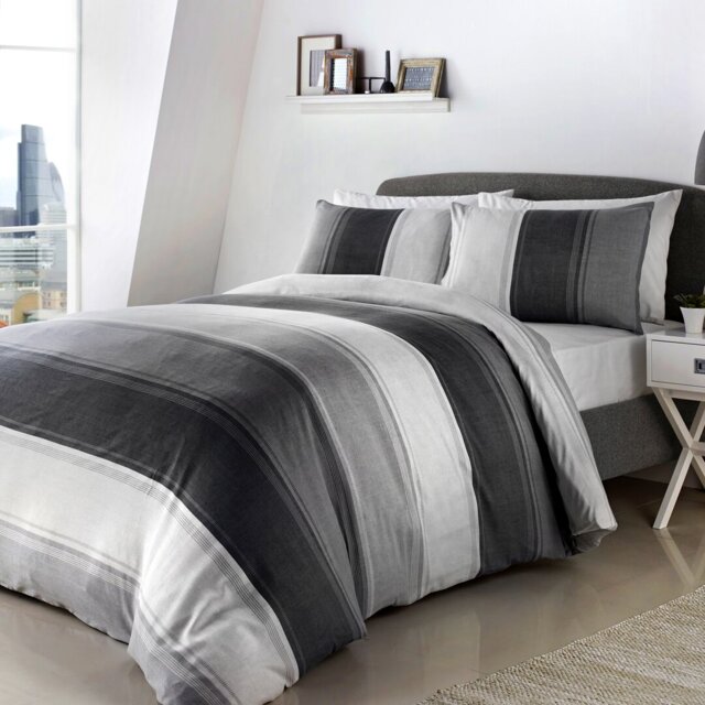 Polyester Striped Duvet Cover Set with Pillowcases Included