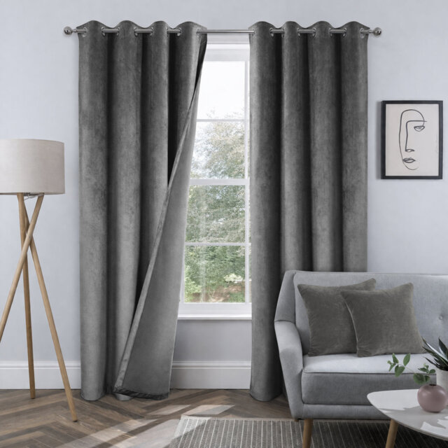 Crushed Velvet Eyelet Curtains with Matching Cushion Covers – Luxury Room Darkening Drapes Set