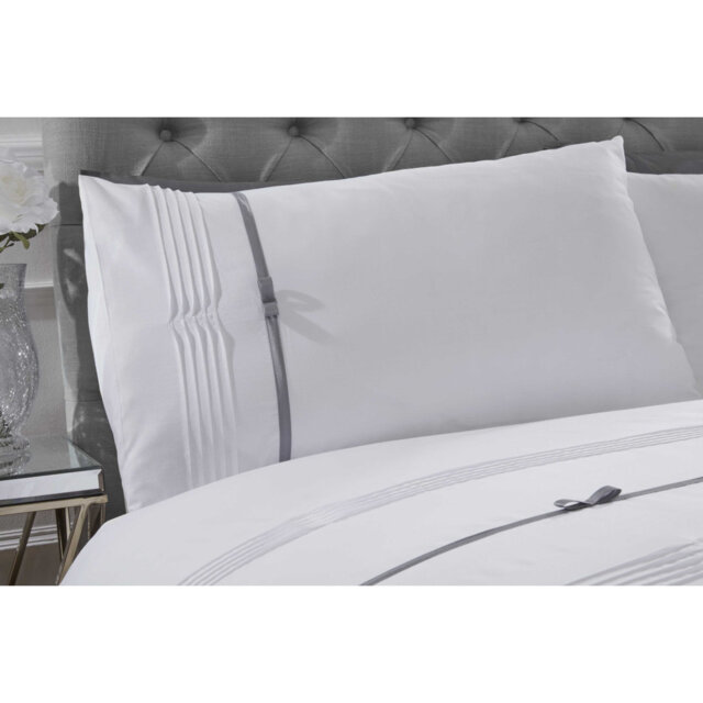 Huff Bedding with Pillowcases Included