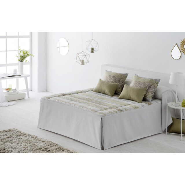 Gillman Polyester No Pattern Bedspread