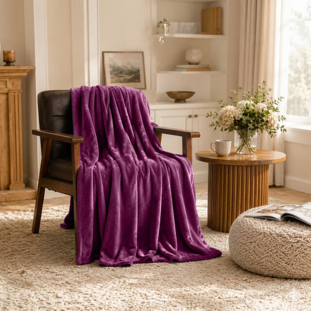 Ultra-Soft Fleece Blanket - Plush Warm Bed & Sofa Throw for All-Season Comfort