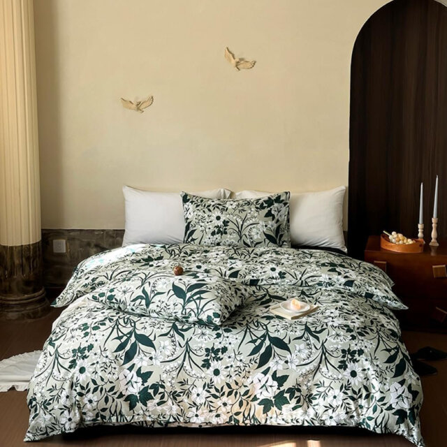 Aaris Polyester Floral Duvet Cover with Pillowcases Included
