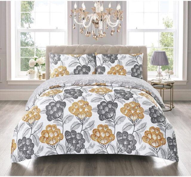 Duvet Cover Set with Pillowcases Cotton Rich Damask Pattern Bedding Soft Easy Care Wrinkle Resistant and Durable