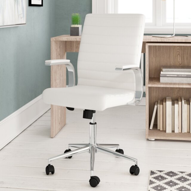 Ezra Executive Chair