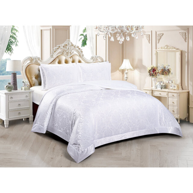 Damask Bedspread with Pillow Shams Included