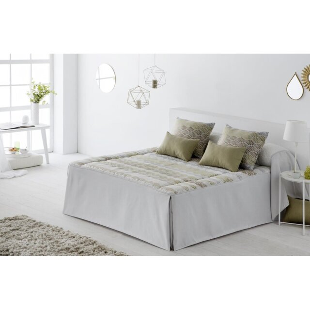 Gillman Polyester No Pattern Bedspread
