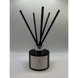Oud Wood Scented Designer Candle