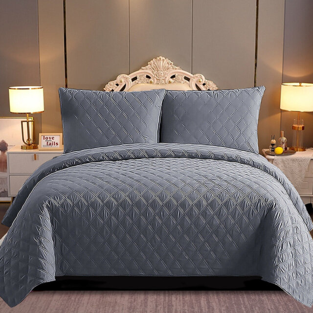 Watsonville Polyester Geometric Shapes Bedspread with Pillow Shams Included