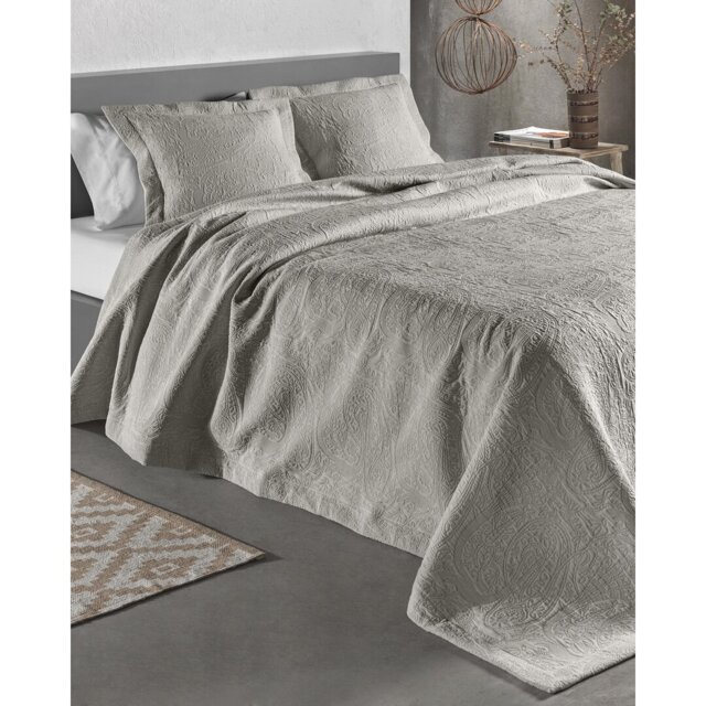 McCordsville Cotton Blend Solid Colour Bedspread