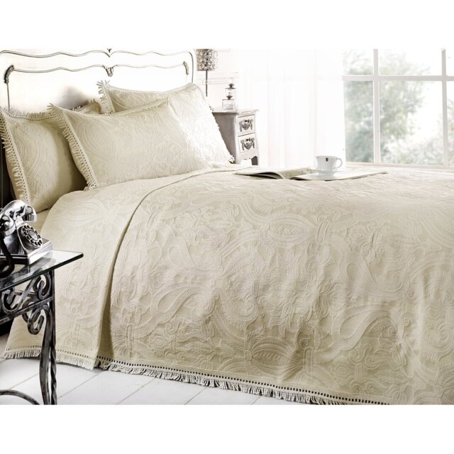 Saint-Brieuc Damask Sham with Pillow Shams