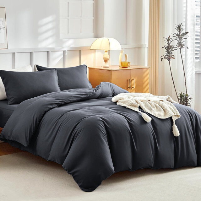 Super Soft Microfibre Reversible Plain Duvet Cover Set