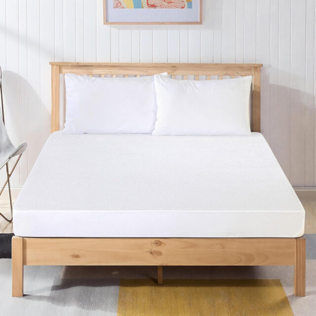 MHG Living Waterproof Mattress Protector, 100% Polyester Terry, Elastic Fitted Deep Pocket 30-40cm, Noiseless & Machine Washable Mattress Cover