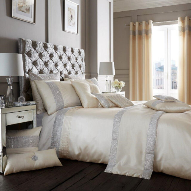 Mikonos Cotton Blend Solid Colour Duvet Cover Set with Pillowcases Included