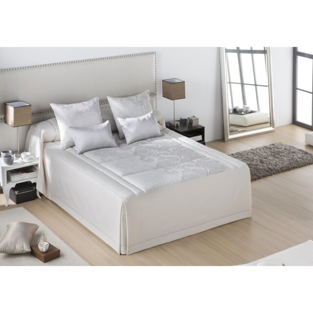 Romina Polyester No Pattern Bedspread