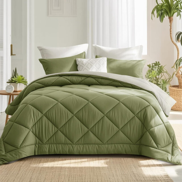Coverless Duvet Double 10.5 Tog - Reversible Comforter With 2 Pillowcases, 200X200cm Quilt Lightweight And Warm All Season 400GSM Filling, Olive Green